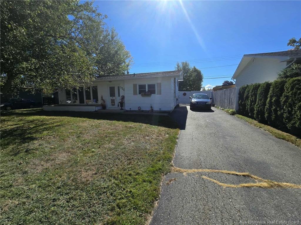 1205 Centennial St, Bathurst, NB