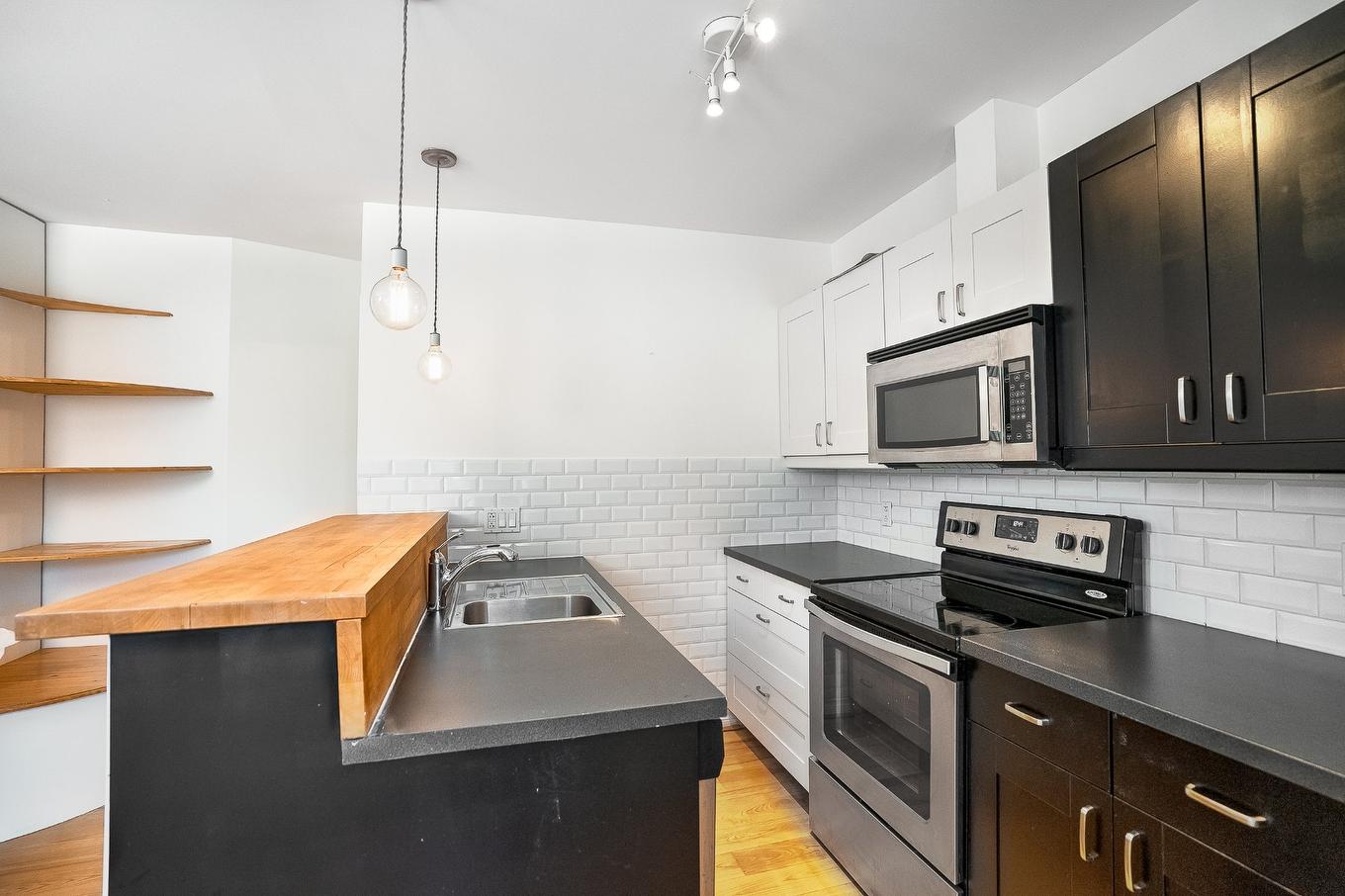 Cuisine - 926 Rue Roy E., Montréal (Le Plateau-Mont-Royal), QC - Indoor Photo Showing Kitchen With Upgraded Kitchen