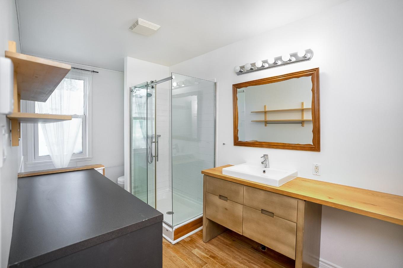 Salle de bains - 926 Rue Roy E., Montréal (Le Plateau-Mont-Royal), QC - Indoor Photo Showing Bathroom