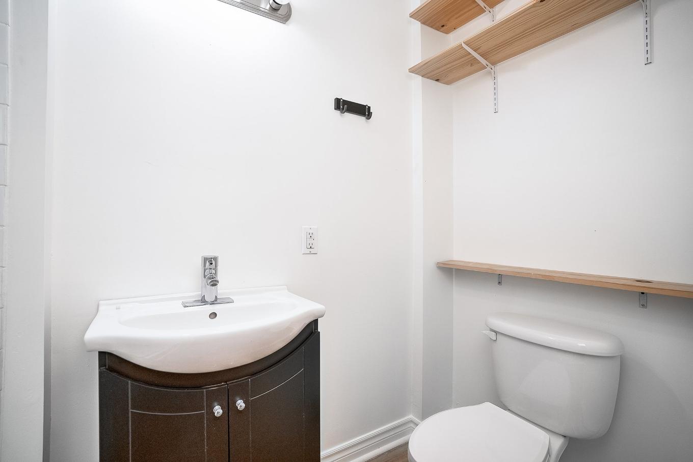 Salle de bains attenante à la CCP - 926 Rue Roy E., Montréal (Le Plateau-Mont-Royal), QC - Indoor Photo Showing Bathroom