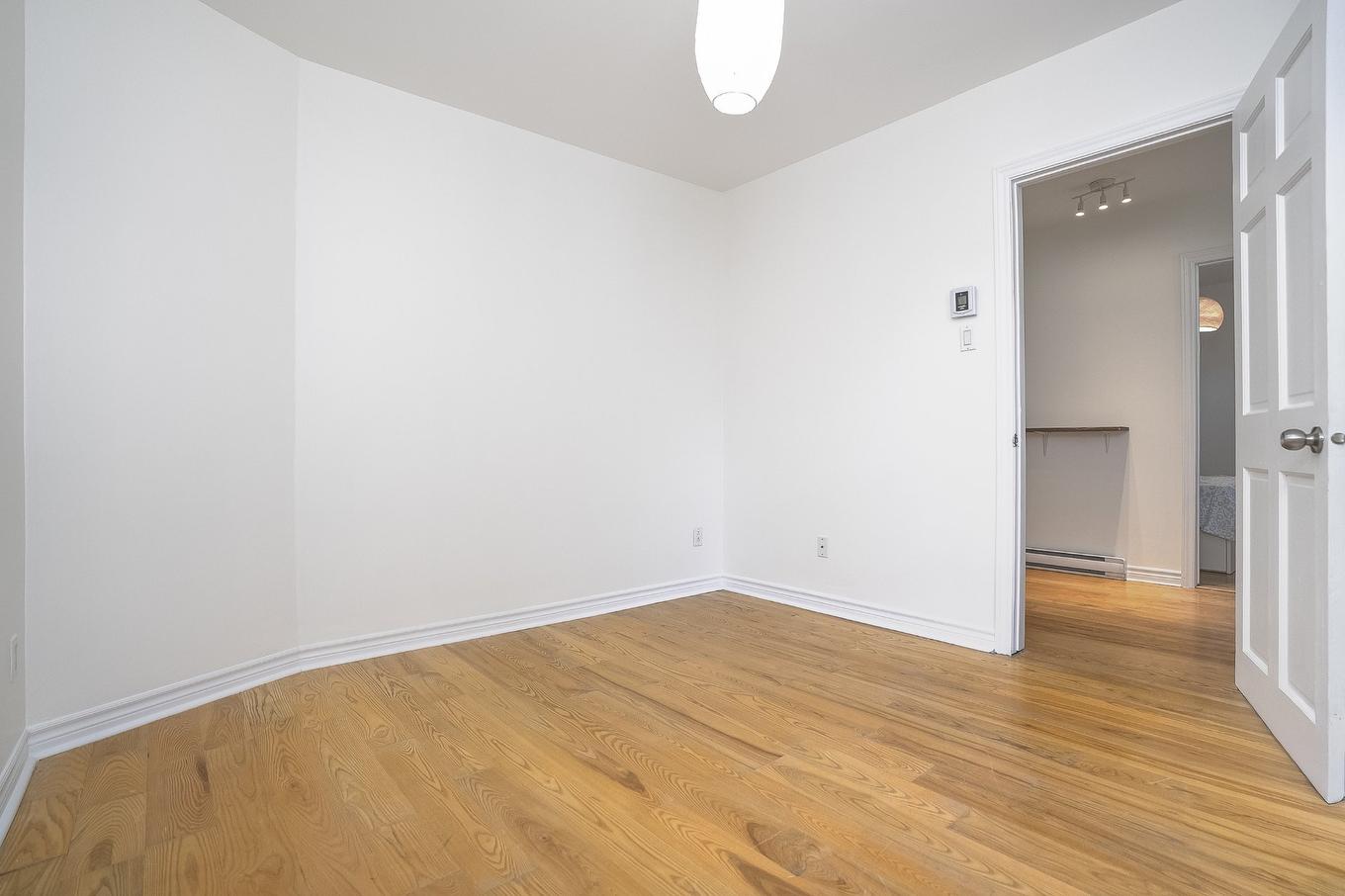 Chambre à coucher - 926 Rue Roy E., Montréal (Le Plateau-Mont-Royal), QC - Indoor Photo Showing Other Room