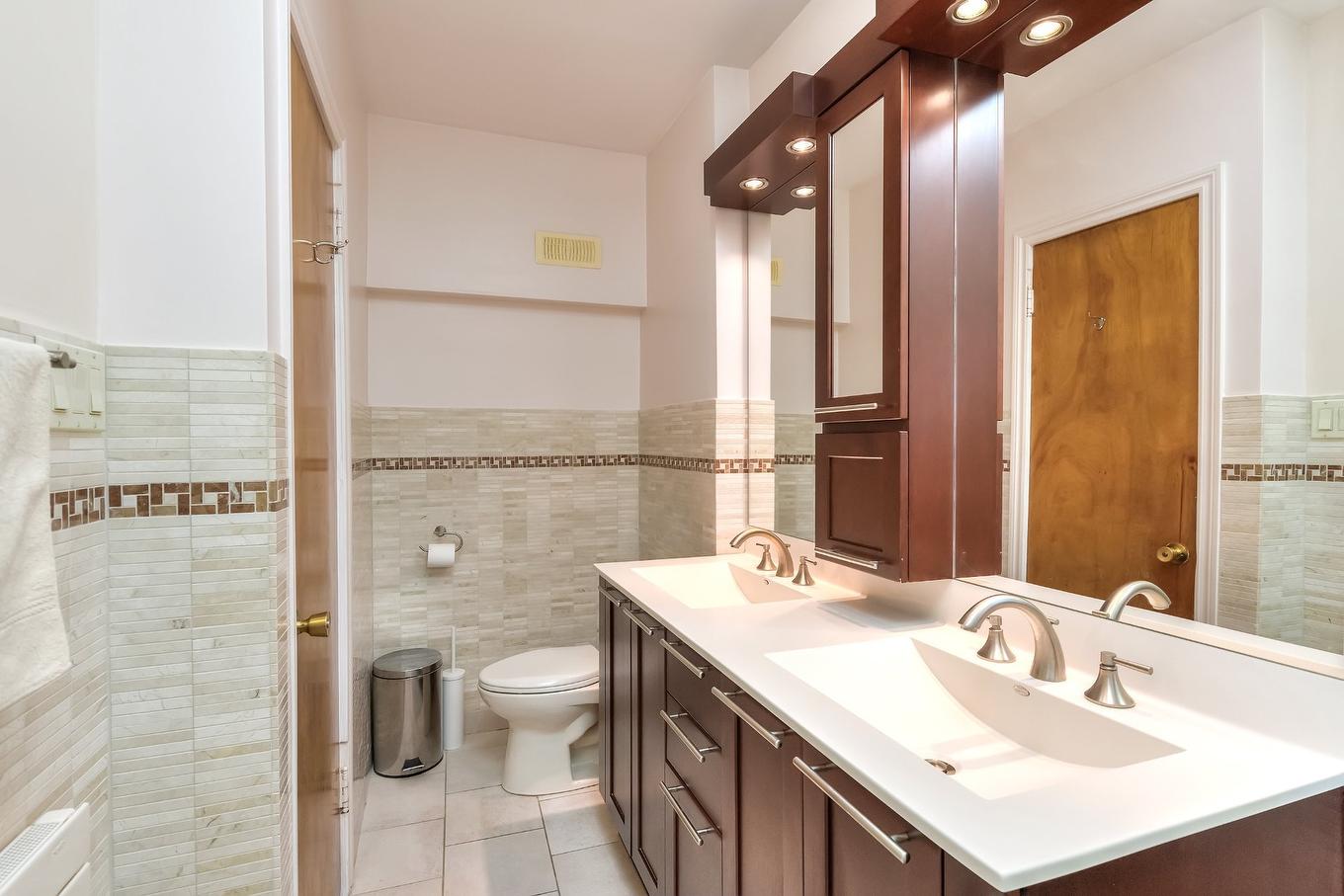 Salle de bains - 4610 Av. Doherty, Montréal (Côte-Des-Neiges/Notre-Dame-De-Grâce), QC - Indoor Photo Showing Bathroom