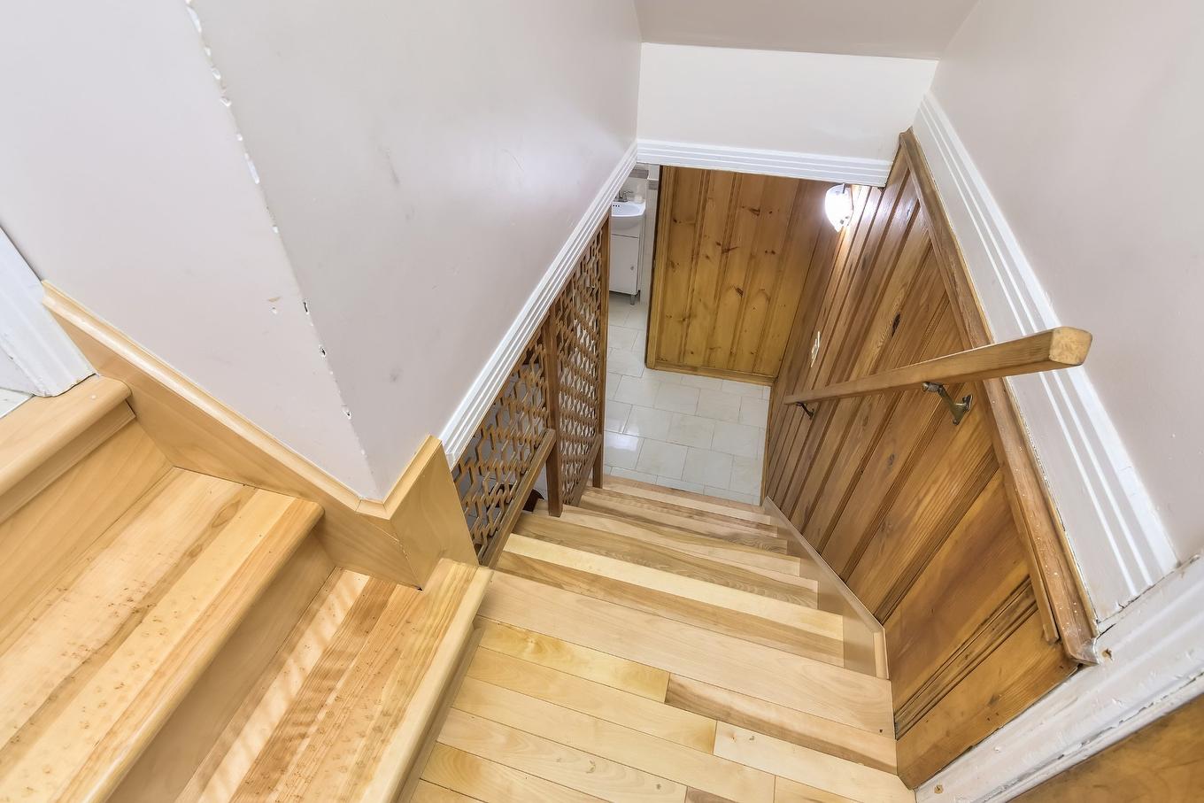 Escalier - 4610 Av. Doherty, Montréal (Côte-Des-Neiges/Notre-Dame-De-Grâce), QC - Indoor Photo Showing Other Room