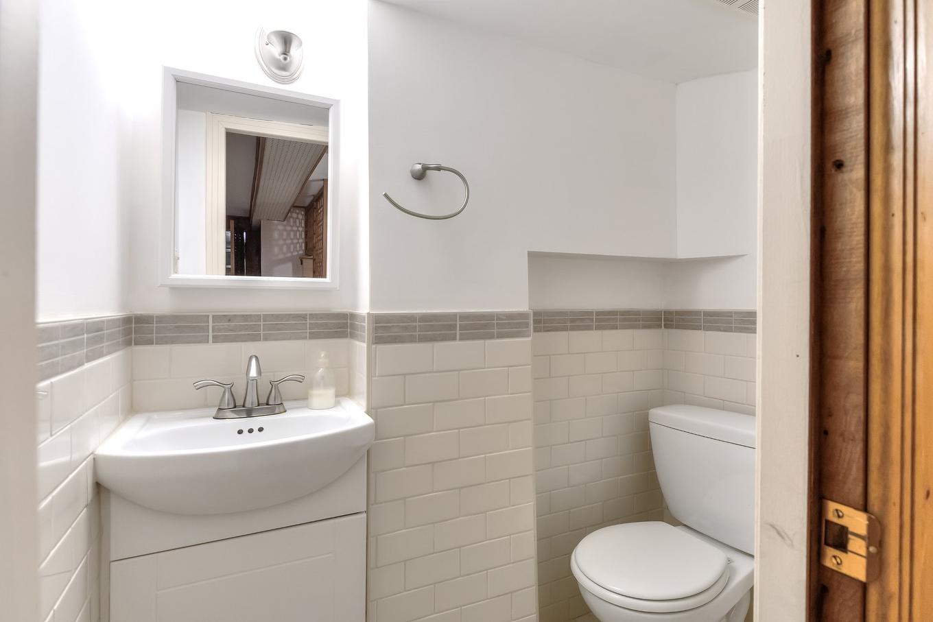 Salle d'eau - 4610 Av. Doherty, Montréal (Côte-Des-Neiges/Notre-Dame-De-Grâce), QC - Indoor Photo Showing Bathroom