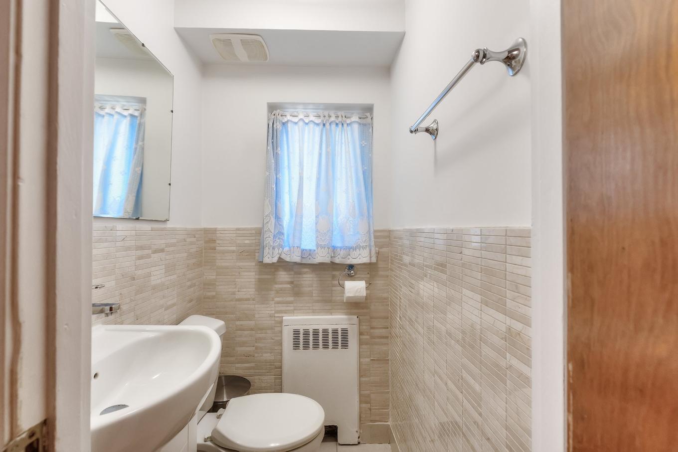 Salle d'eau - 4610 Av. Doherty, Montréal (Côte-Des-Neiges/Notre-Dame-De-Grâce), QC - Indoor Photo Showing Bathroom