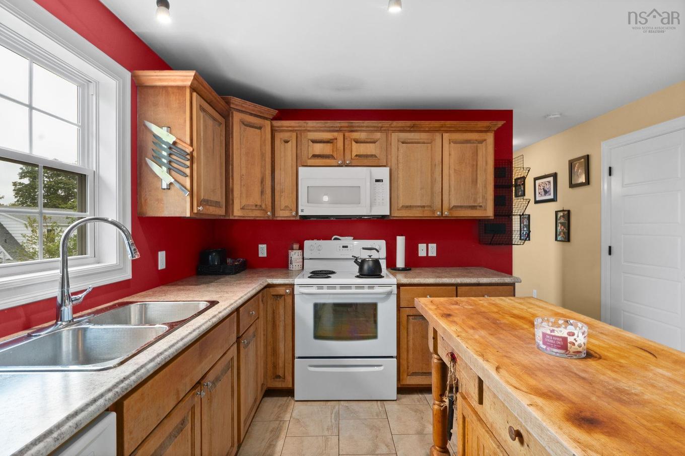 28 Forest Hill Road, Bridgewater, NS