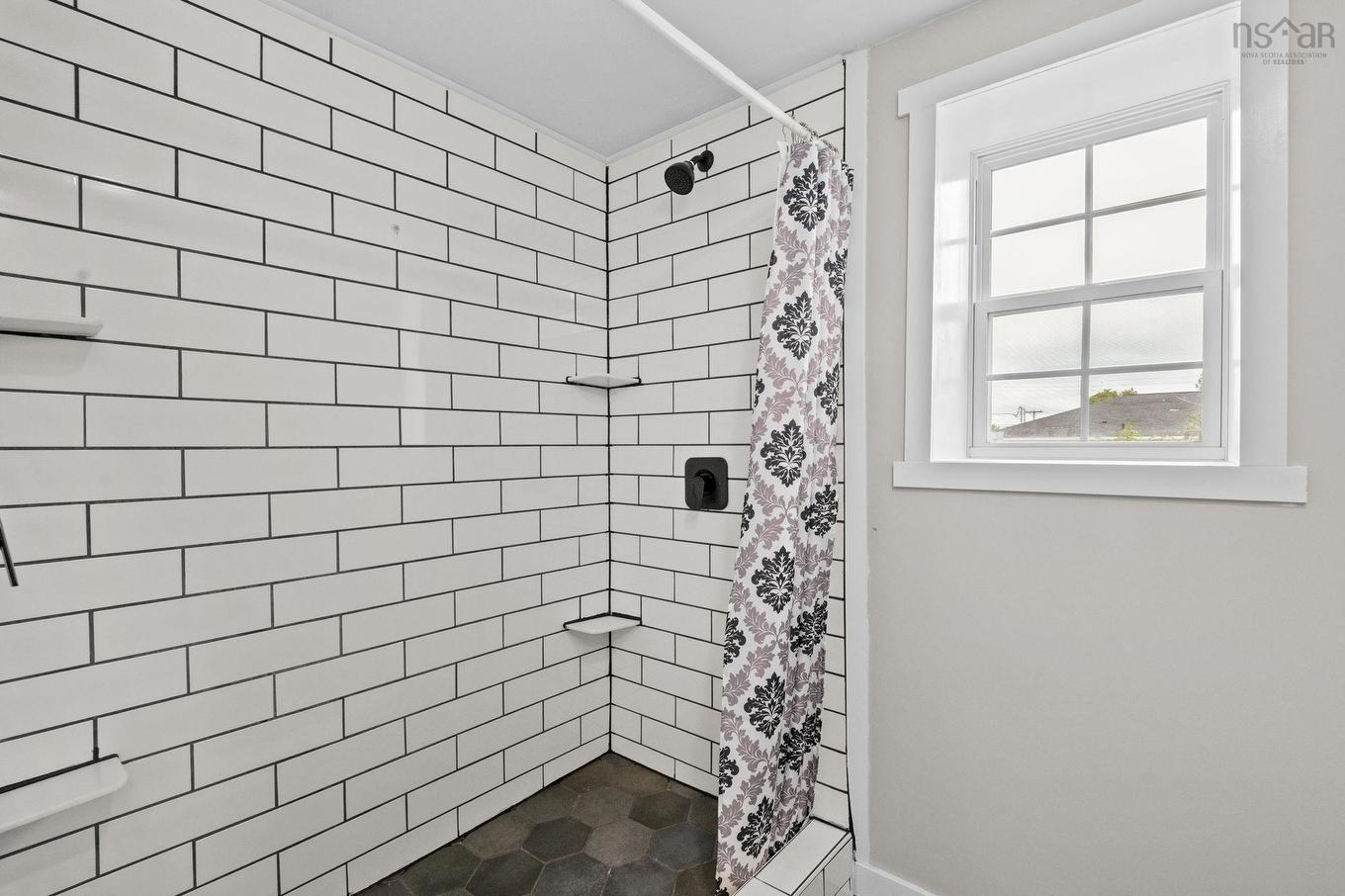 28 Forest Hill Road, Bridgewater, NS