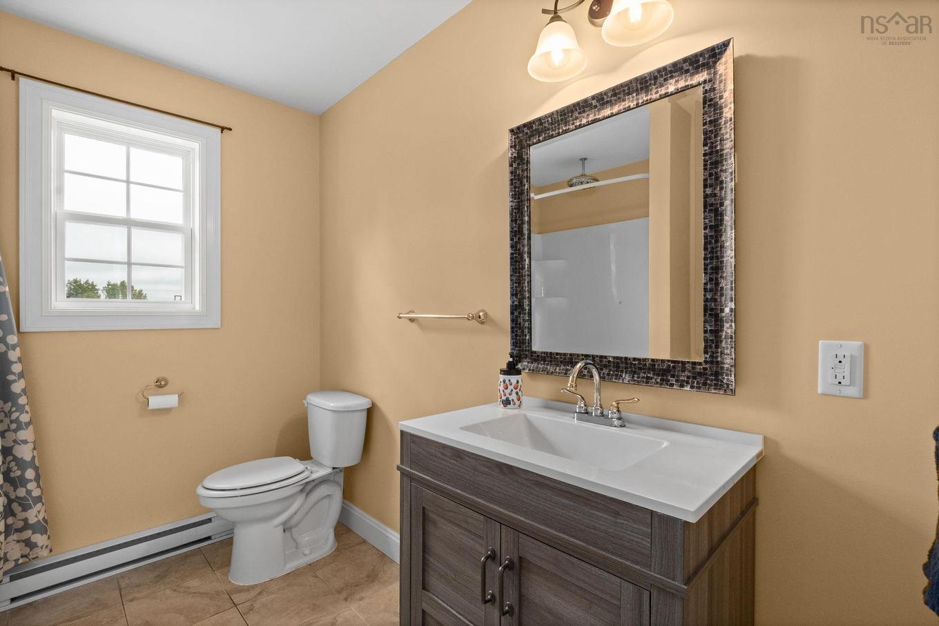 28 Forest Hill Road, Bridgewater, NS