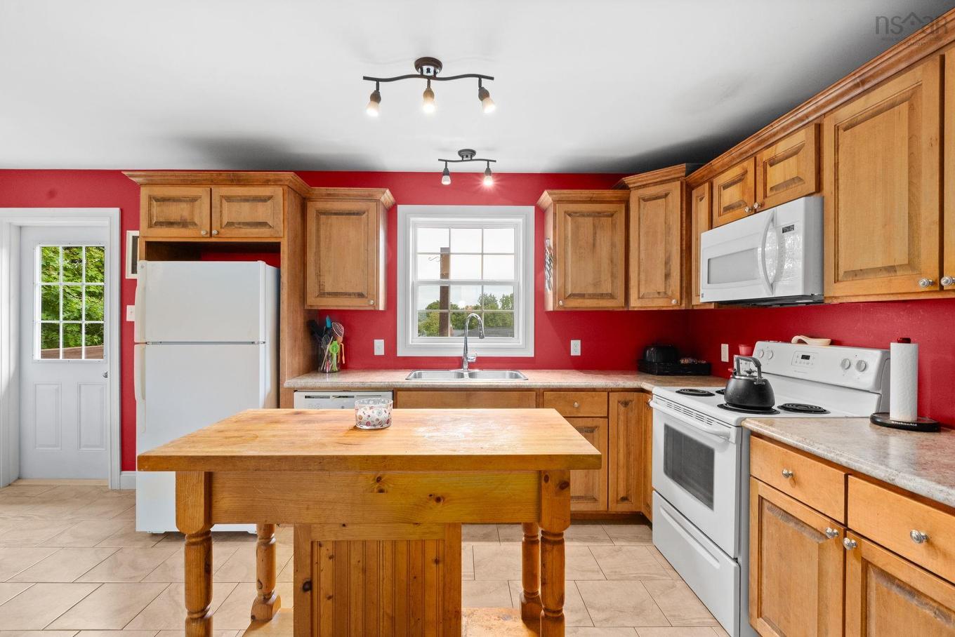 28 Forest Hill Road, Bridgewater, NS