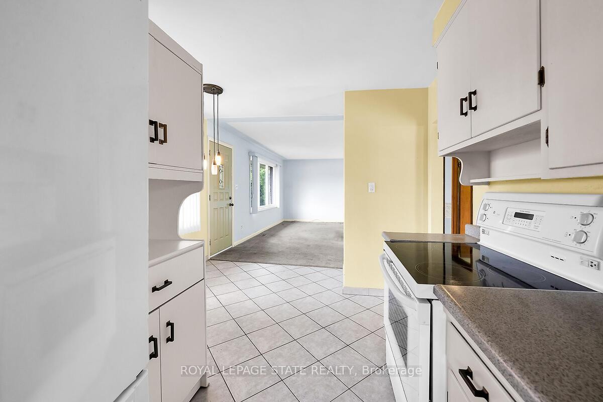 220 Winona Road, Hamilton, ON - Indoor Photo Showing Kitchen