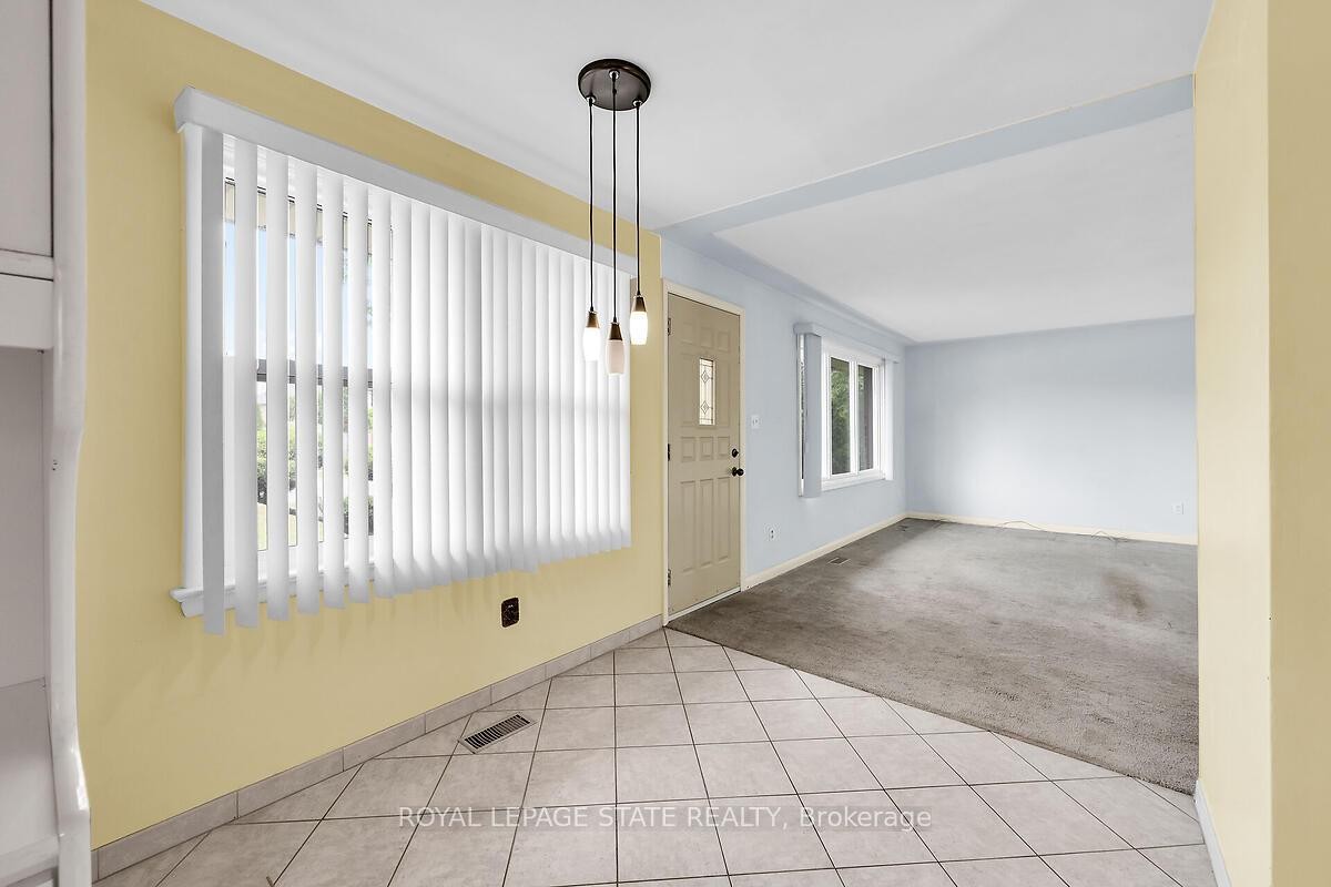 220 Winona Road, Hamilton, ON - Indoor Photo Showing Other Room