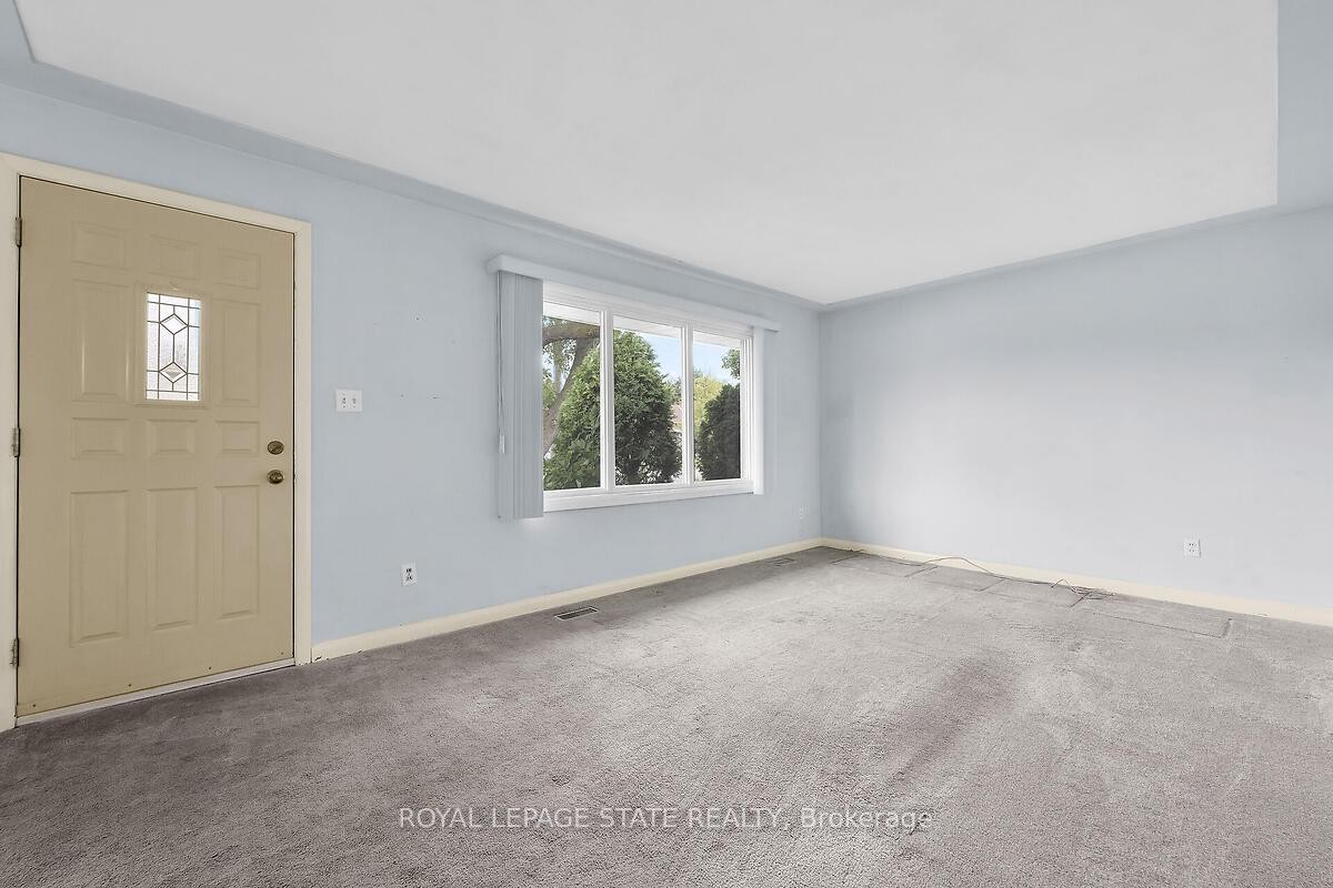 220 Winona Road, Hamilton, ON - Indoor Photo Showing Other Room