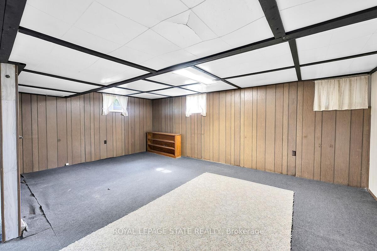 220 Winona Road, Hamilton, ON - Indoor