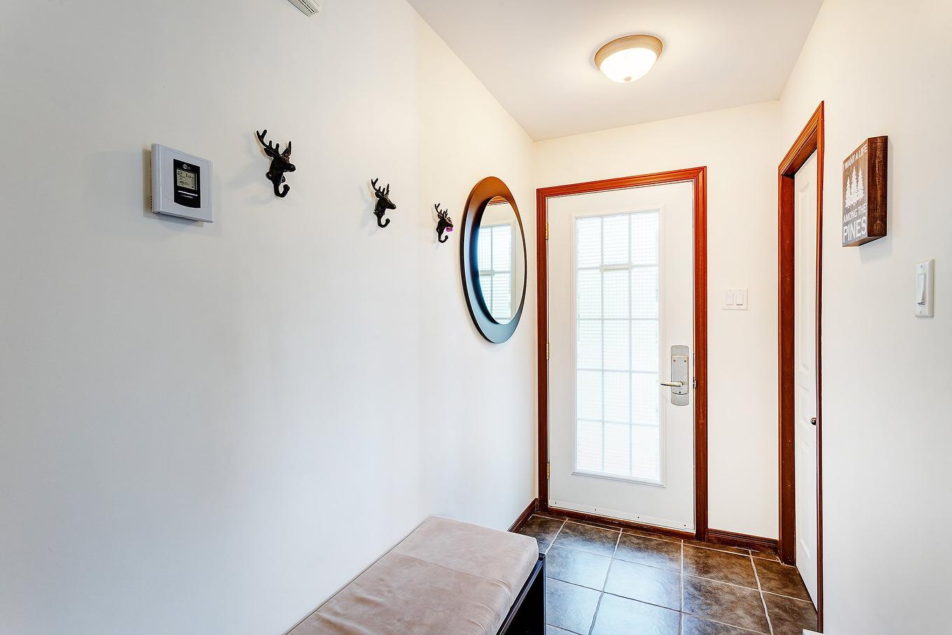 Hall d'entrée/Vestibule - 1824 Ch. Du Golf, Mont-Tremblant, QC - Indoor Photo Showing Other Room