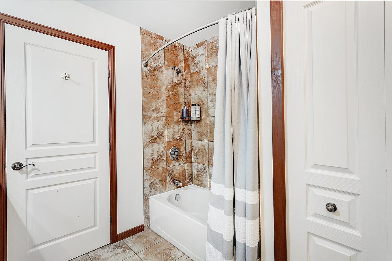 Salle de bains - 1824 Ch. Du Golf, Mont-Tremblant, QC - Indoor Photo Showing Bathroom