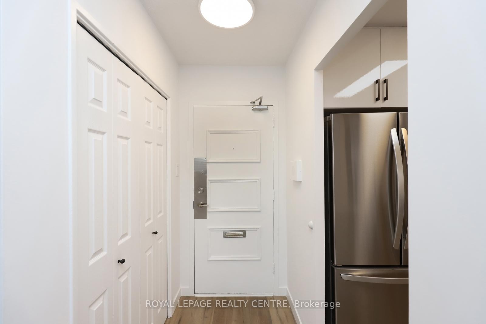 605-551 The West Mall N/A, Toronto, ON - Indoor Photo Showing Other Room