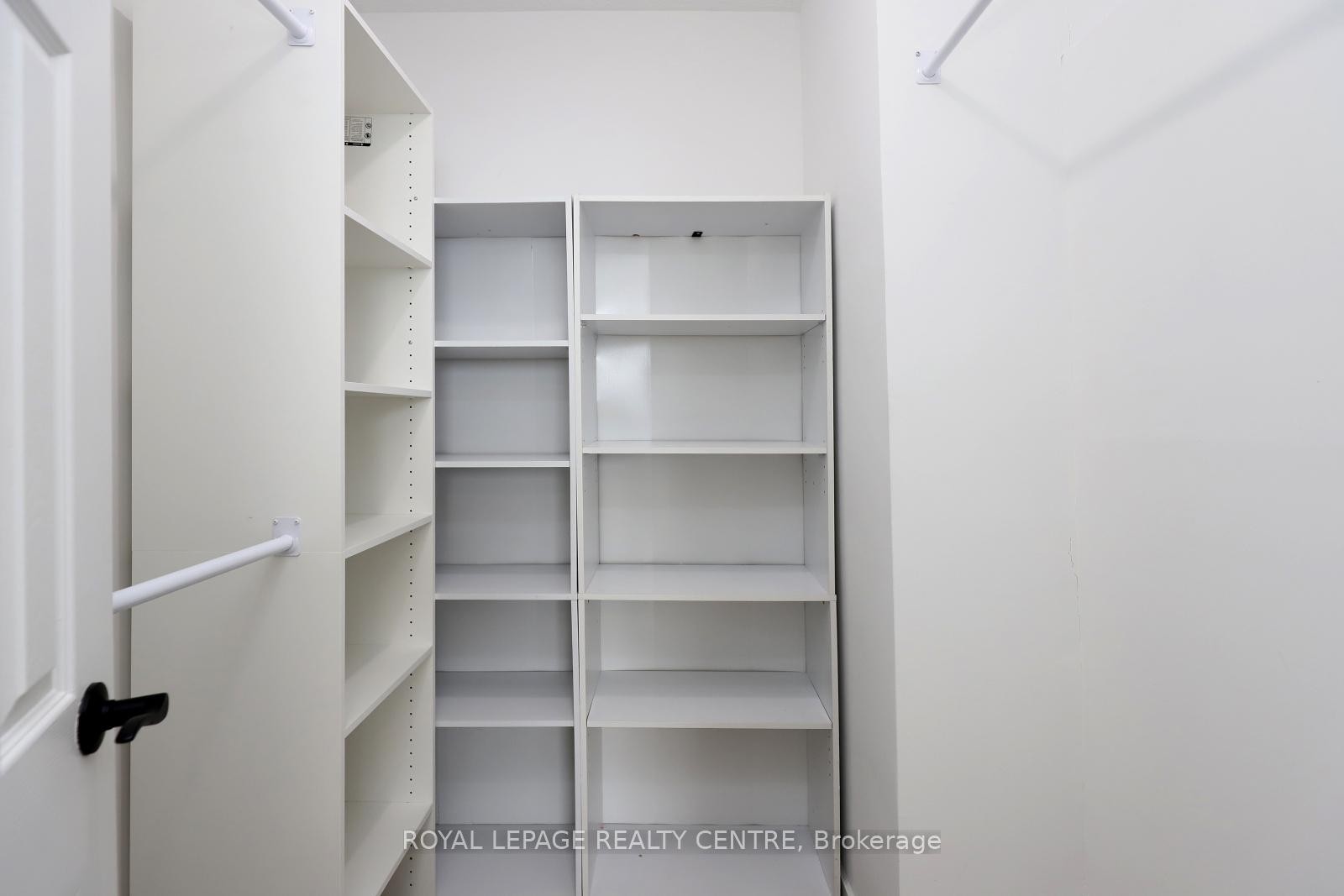 605-551 The West Mall N/A, Toronto, ON - Indoor With Storage