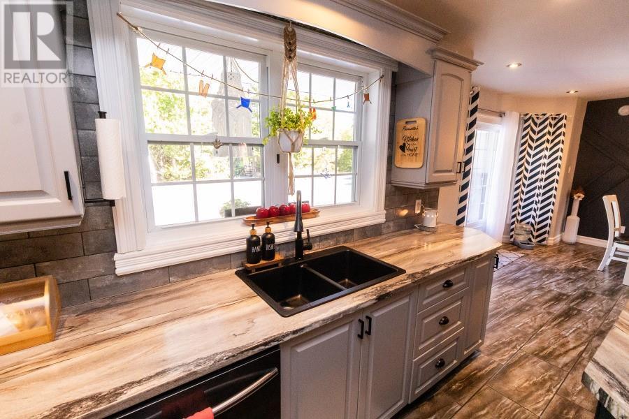 27 Wagg Place, Pasadena, NL - Indoor Photo Showing Kitchen With Double Sink