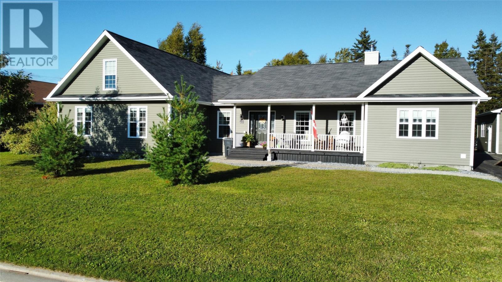 27 Wagg Place, Pasadena, NL - Outdoor With Deck Patio Veranda With Facade