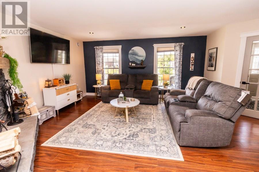 27 Wagg Place, Pasadena, NL - Indoor Photo Showing Living Room