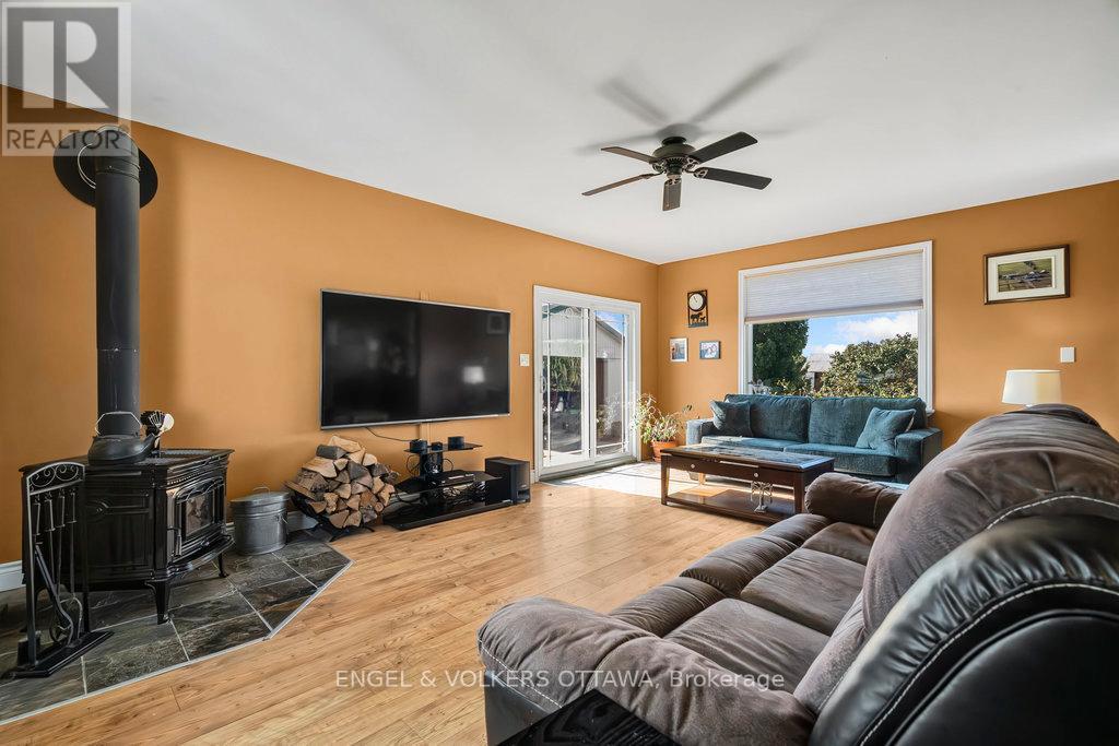 12420 Ormond Road, North Dundas, ON