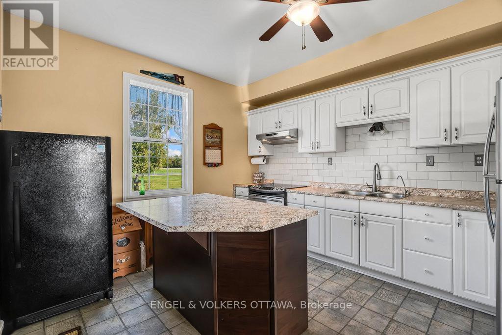 12420 Ormond Road, North Dundas, ON