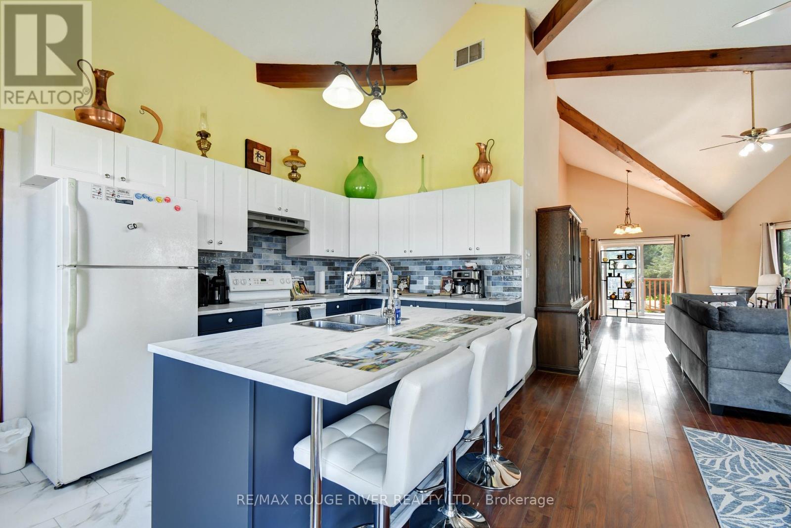 198 - 68 Robins Road, Alnwick/Haldimand, ON - Indoor Photo Showing Kitchen With Double Sink