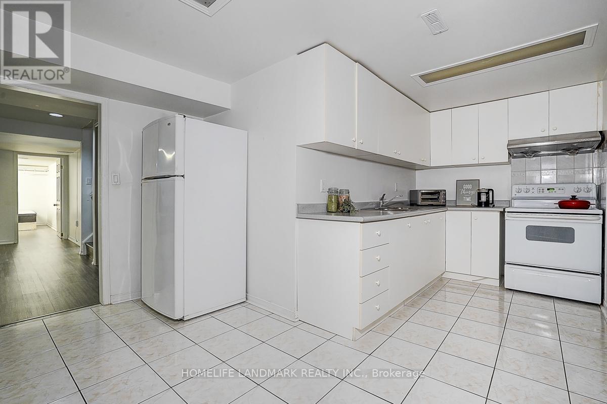 89 Whitehorn Crescent, Toronto, ON - Indoor Photo Showing Kitchen