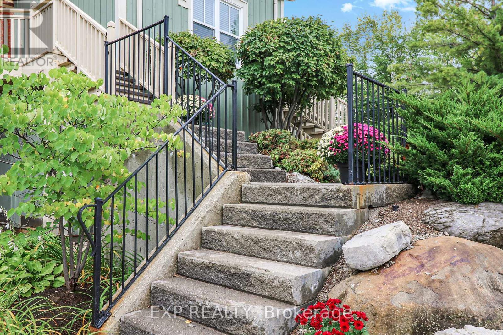 222 - 170 Snowbridge Way, Blue Mountains, ON - Outdoor