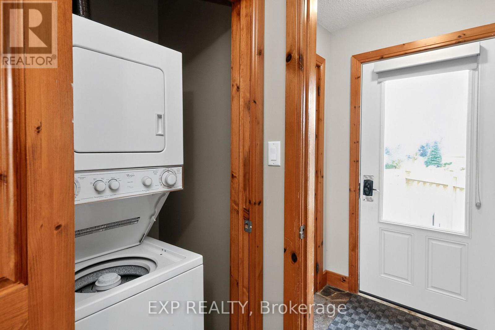 Landry- main floor - 222 - 170 Snowbridge Way, Blue Mountains, ON - Indoor Photo Showing Laundry Room