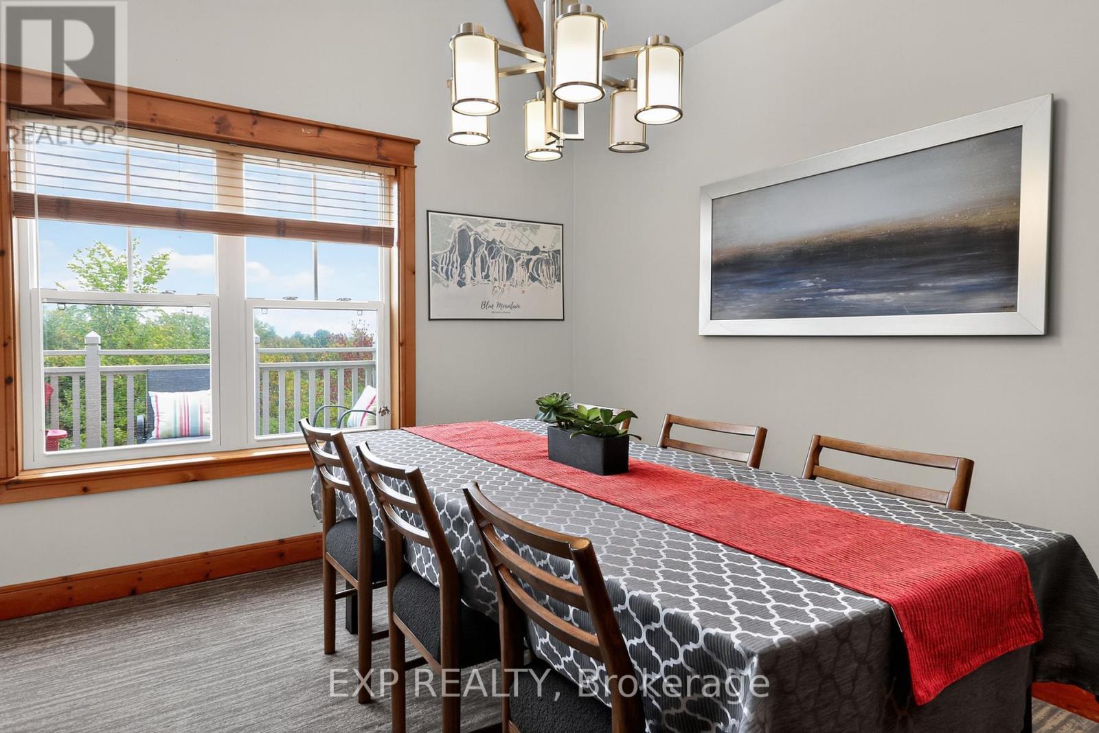 222 - 170 Snowbridge Way, Blue Mountains, ON - Indoor Photo Showing Dining Room