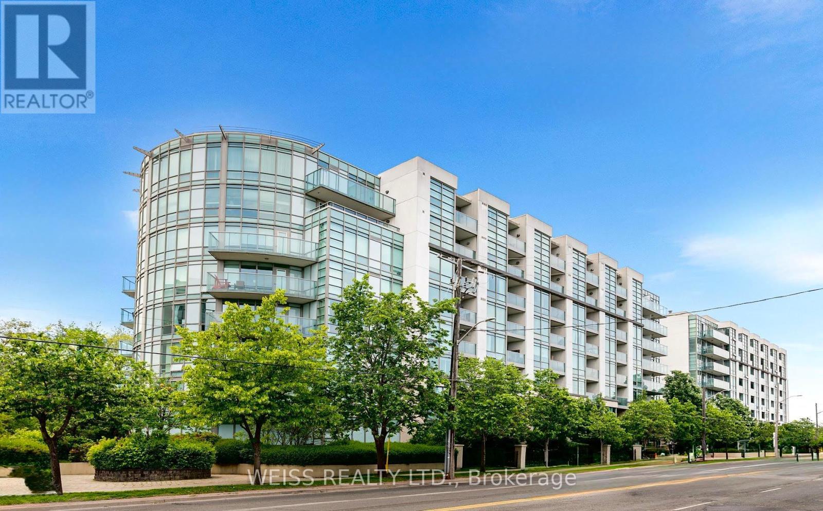 707 - 3830 Bathurst Street W, Toronto, ON - Outdoor With Facade