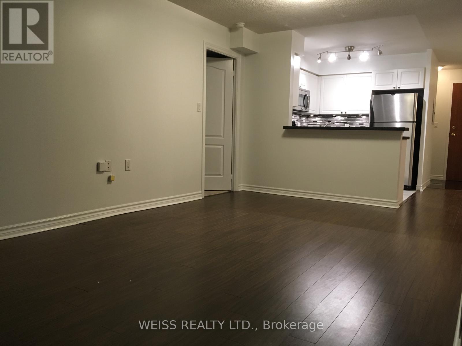 707 - 3830 Bathurst Street W, Toronto, ON - Indoor