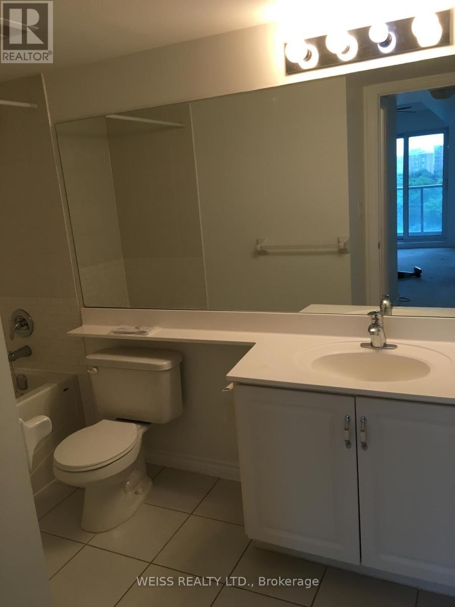 707 - 3830 Bathurst Street W, Toronto, ON - Indoor Photo Showing Bathroom