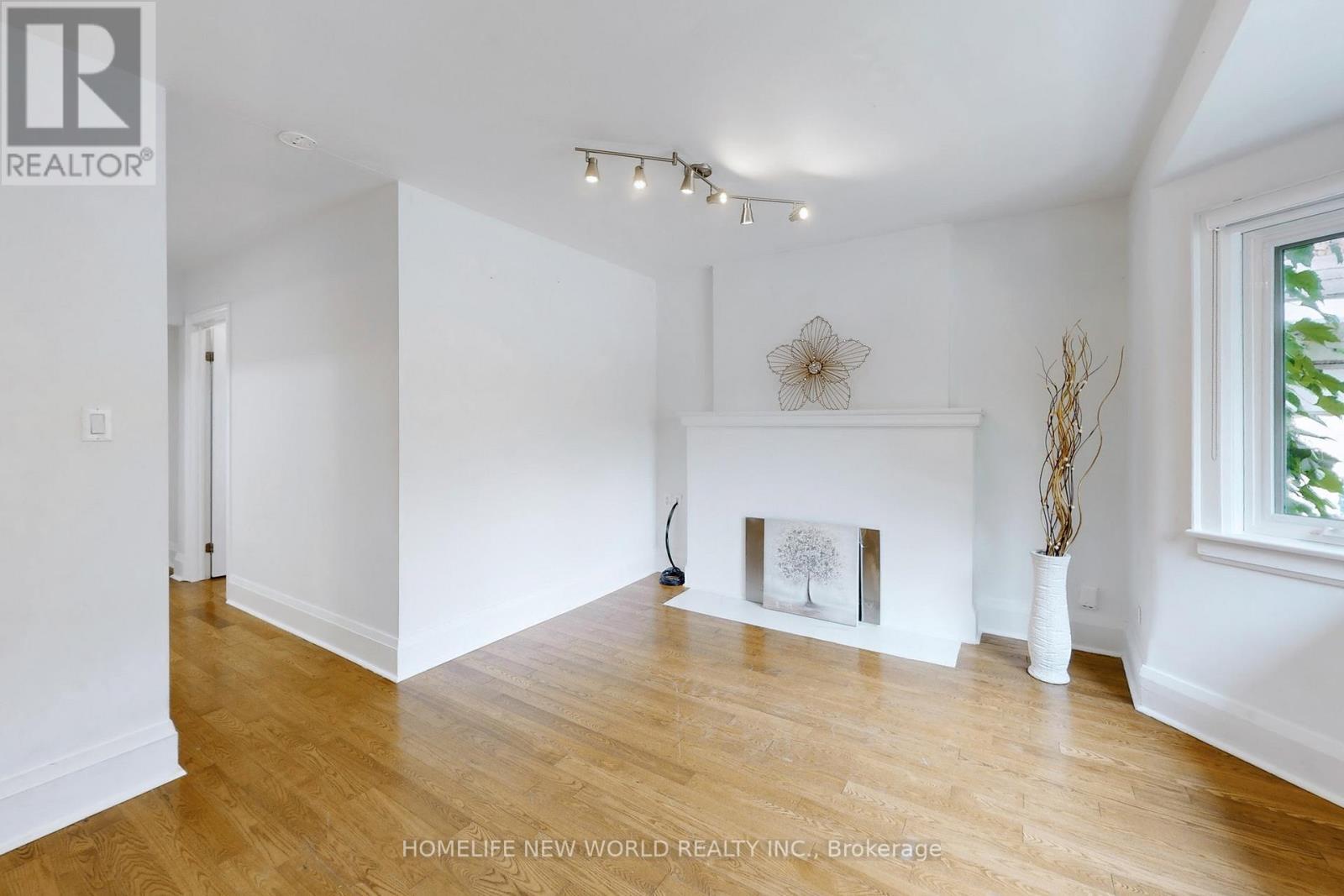 14 Franklin Avenue, Toronto, ON - Indoor Photo Showing Other Room With Fireplace