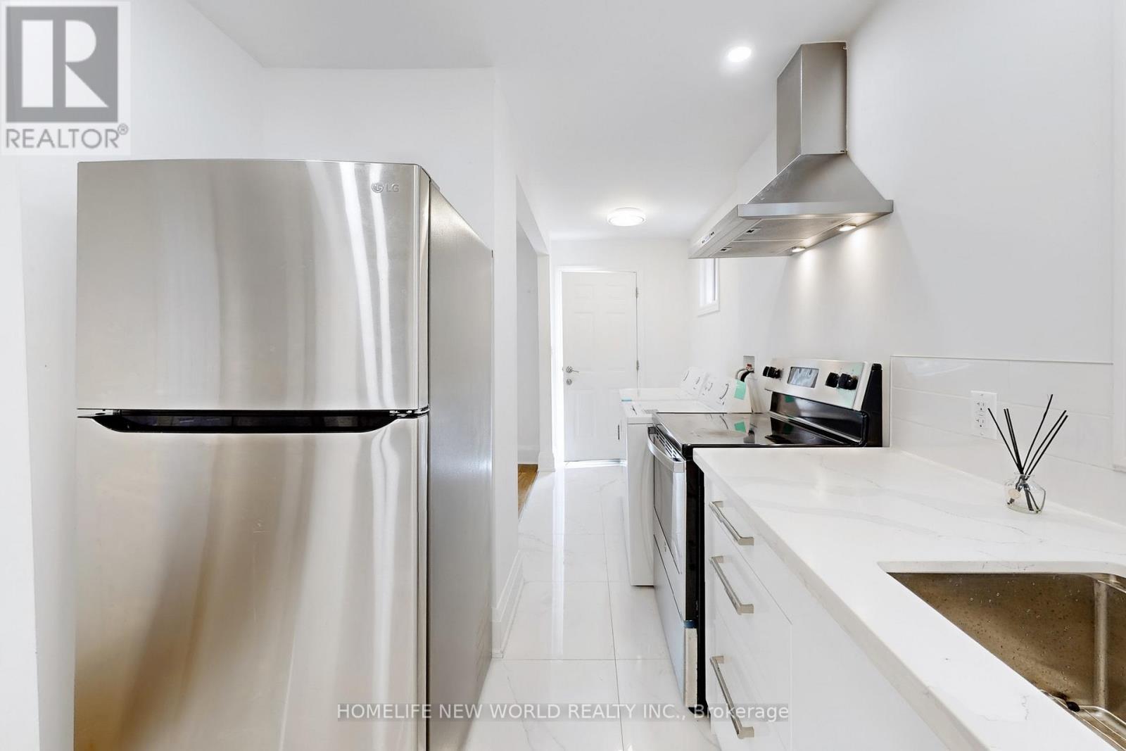 14 Franklin Avenue, Toronto, ON - Indoor Photo Showing Kitchen