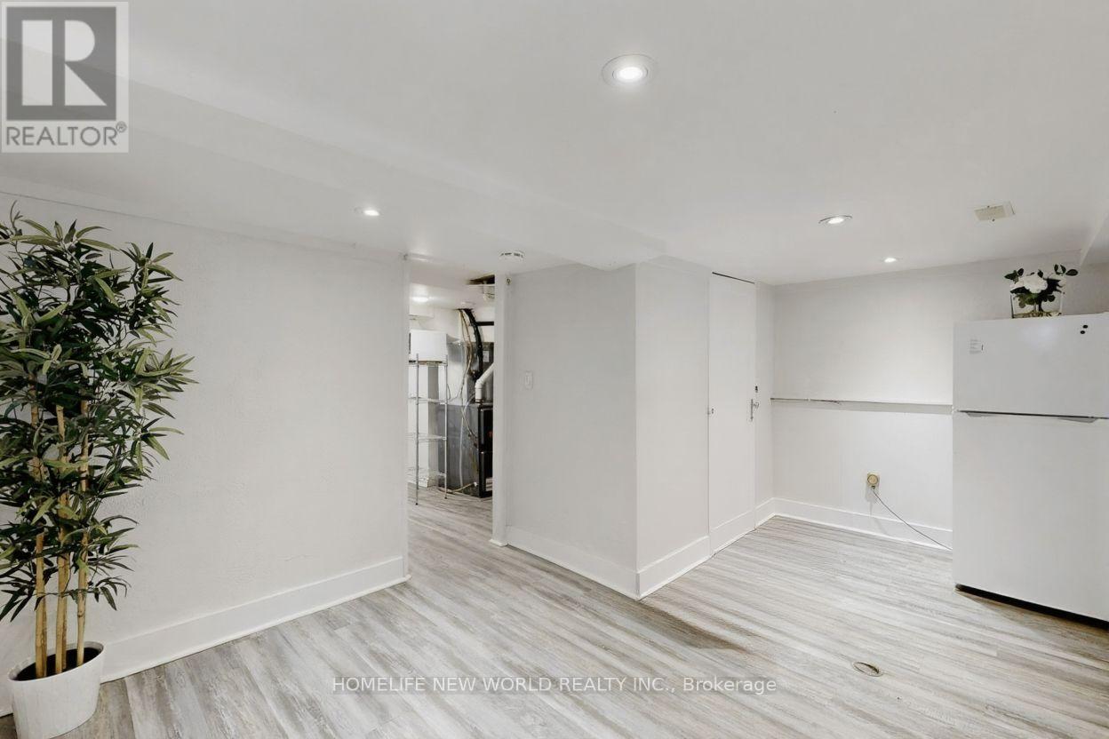 14 Franklin Avenue, Toronto, ON - Indoor