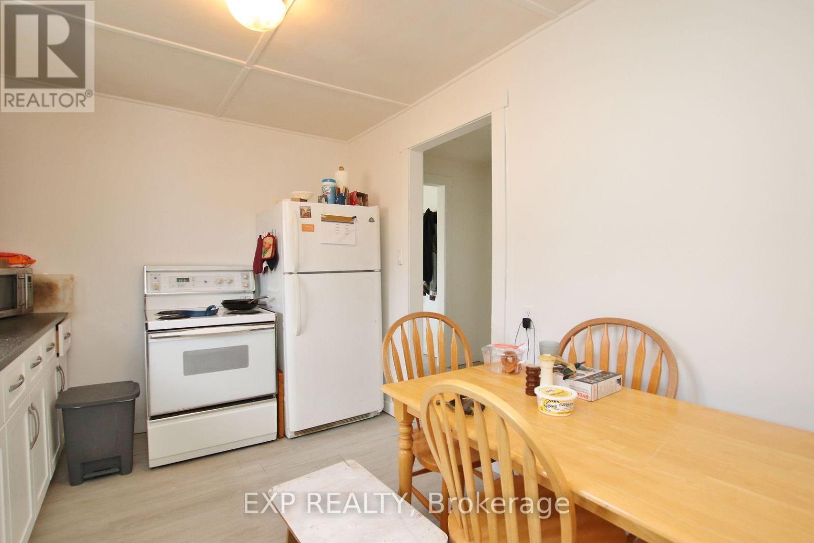 55 Ida Street S, Arnprior, ON - Indoor Photo Showing Kitchen