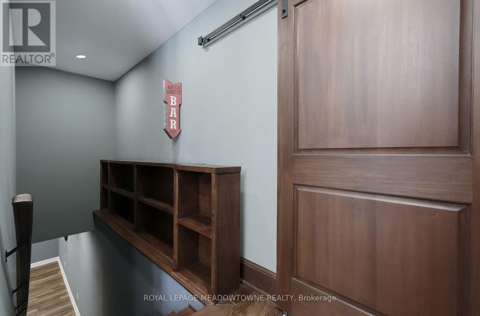 307 Queen Street S, Mississauga, ON - Indoor Photo Showing Other Room