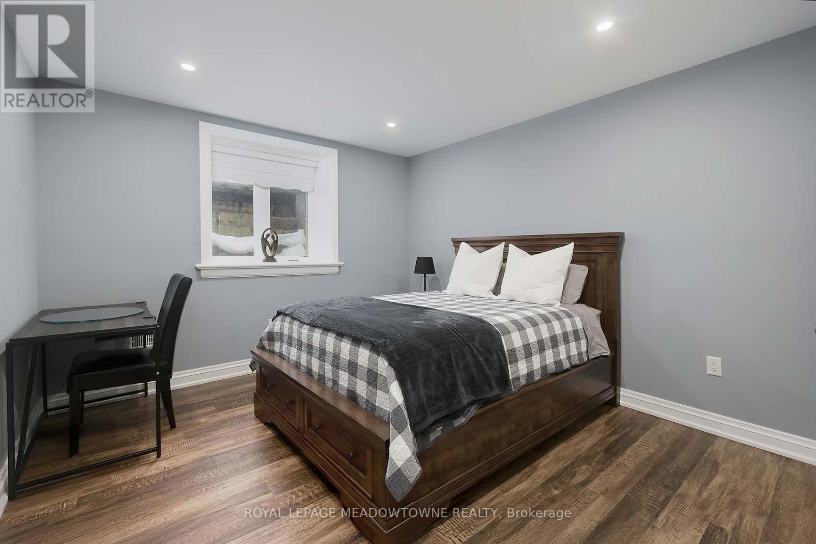 307 Queen Street S, Mississauga, ON - Indoor Photo Showing Bedroom