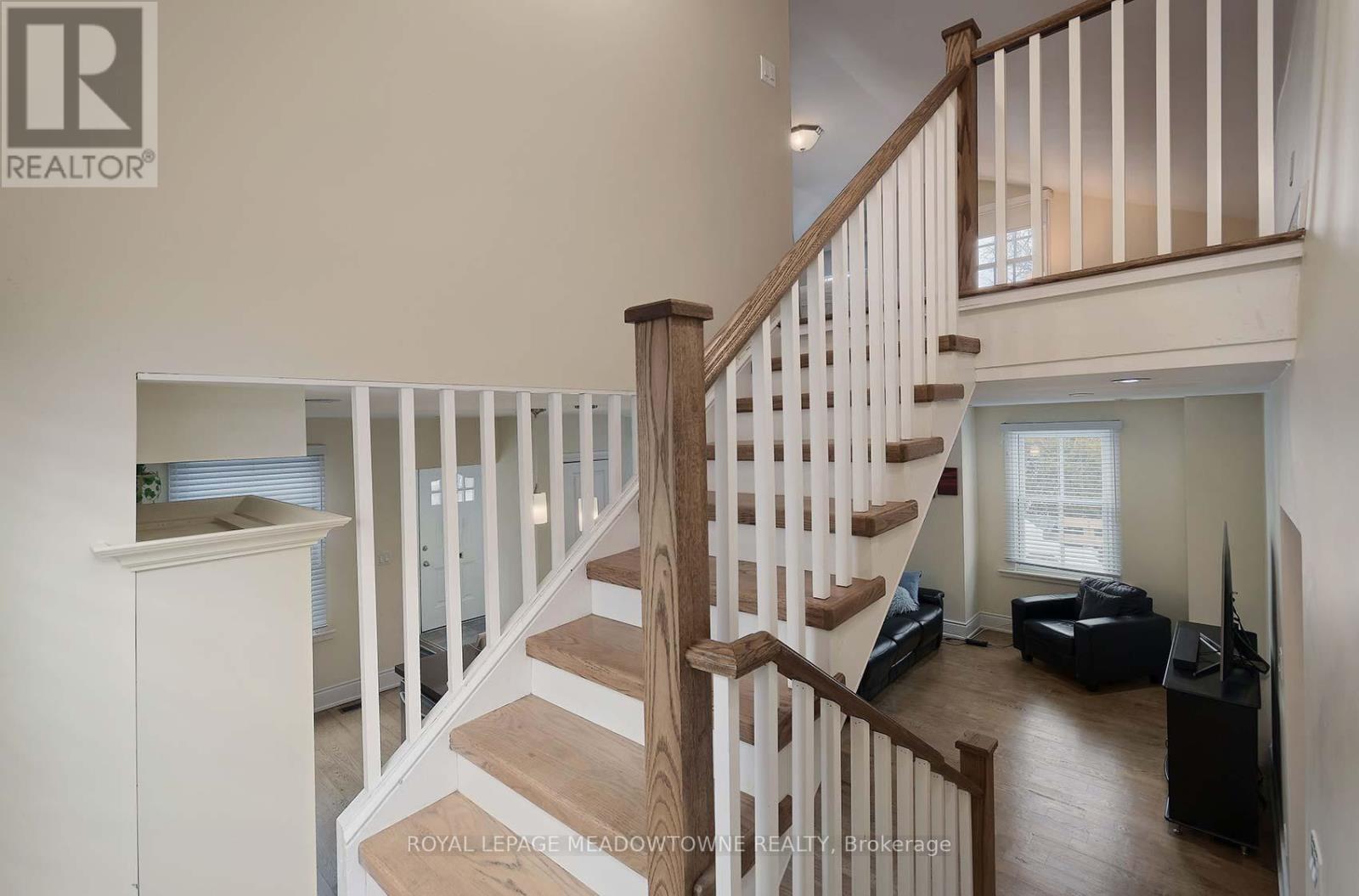 307 Queen Street S, Mississauga, ON - Indoor Photo Showing Other Room