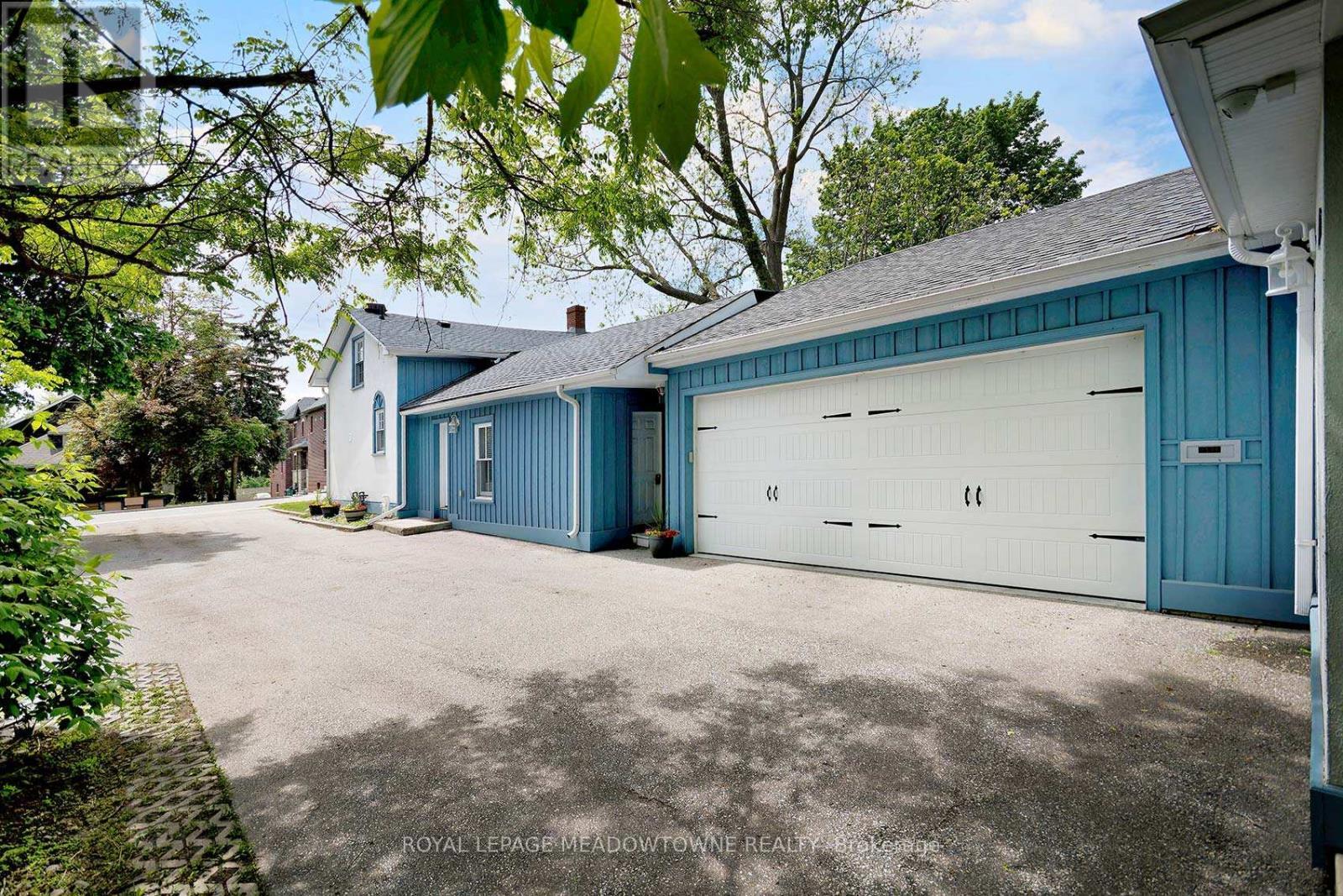 307 Queen Street S, Mississauga, ON - Outdoor With Exterior