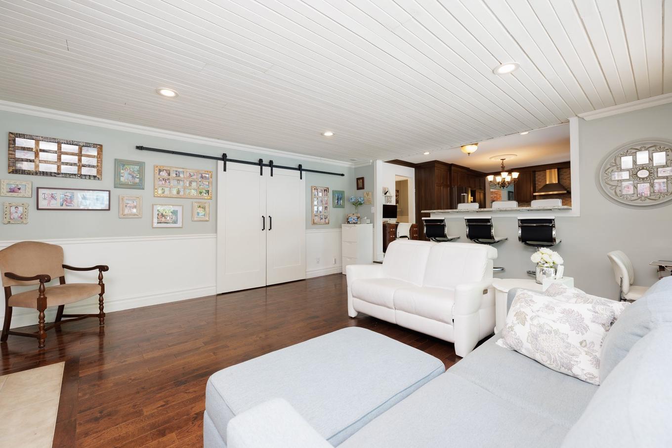 Family room - 21 Boul. Caza, Notre-Dame-De-L'Île-Perrot, QC - Indoor Photo Showing Other Room