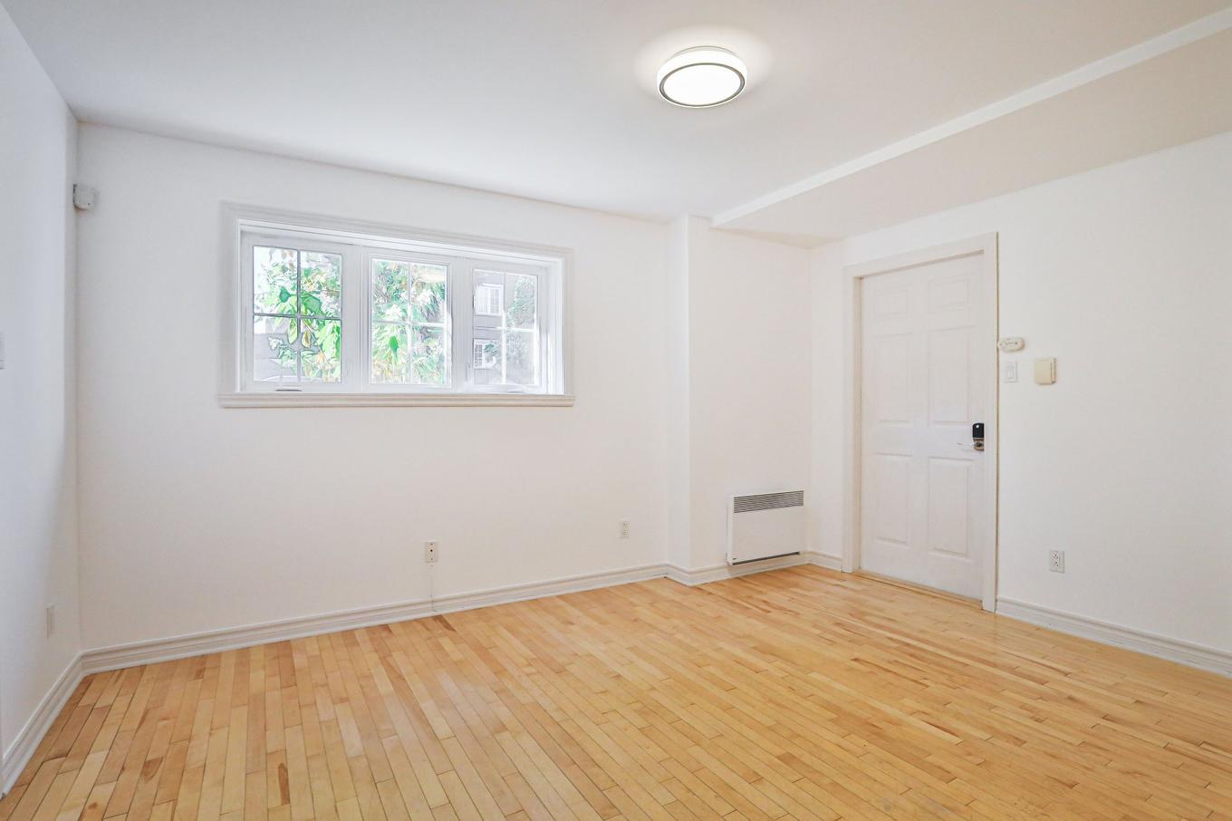 Chambre à coucher - 2336 Rue Harriet-Quimby, Montréal (Saint-Laurent), QC - Indoor Photo Showing Other Room