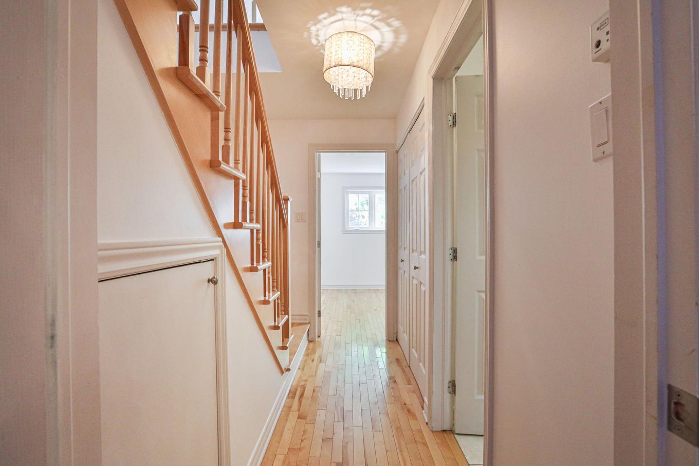 Hall d'entrée/Vestibule - 2336 Rue Harriet-Quimby, Montréal (Saint-Laurent), QC - Indoor Photo Showing Other Room