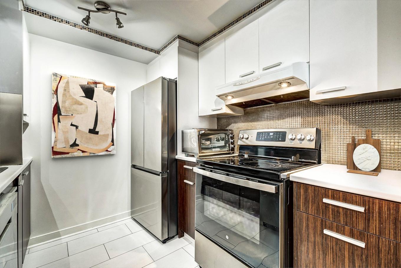 Cuisine - 1010-4650 Rue Jean-Talon E., Montréal (Saint-Léonard), QC - Indoor Photo Showing Kitchen