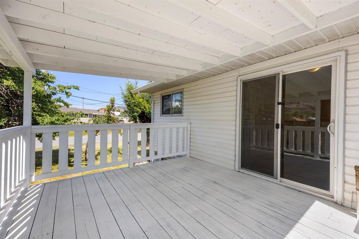 971 Kirkland Place, Kamloops, BC - Outdoor With Deck Patio Veranda With Exterior