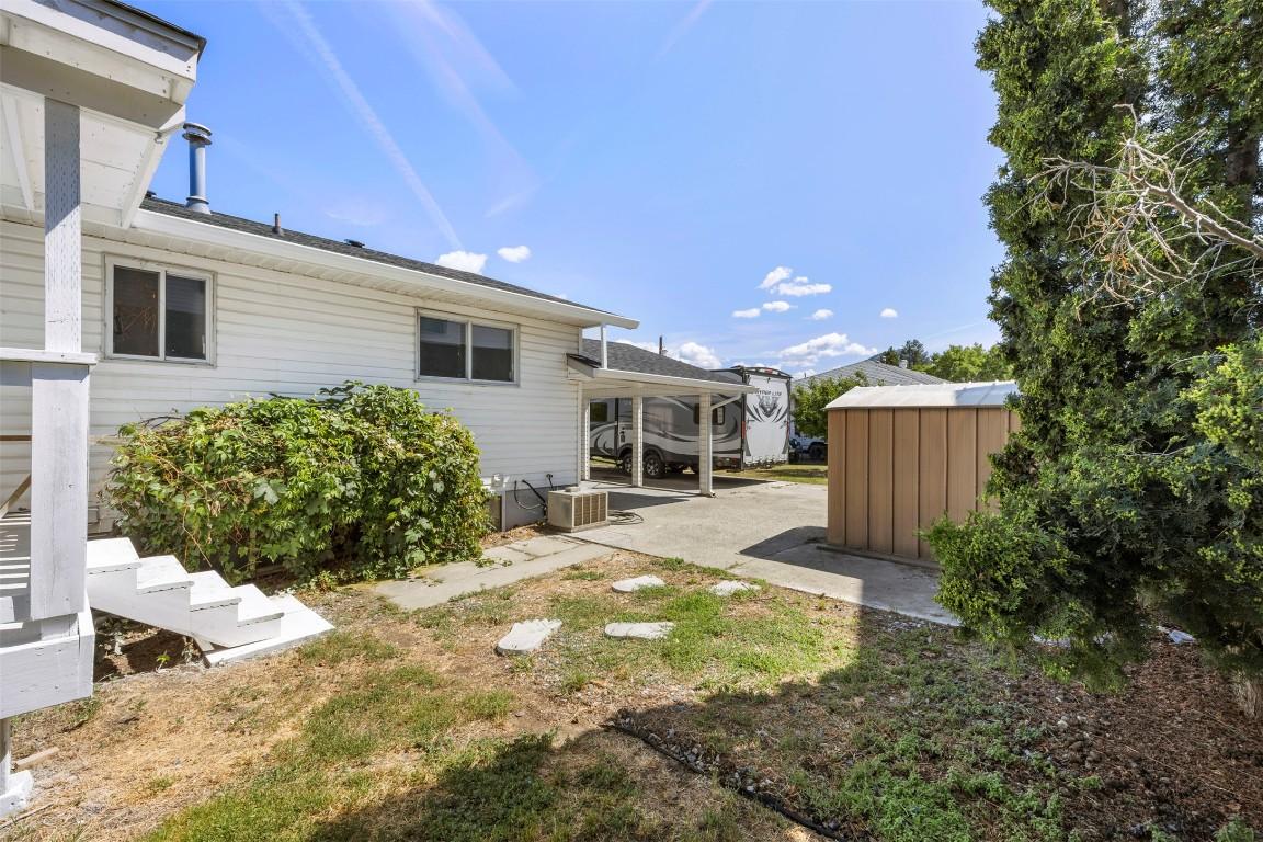 971 Kirkland Place, Kamloops, BC - Outdoor With Exterior