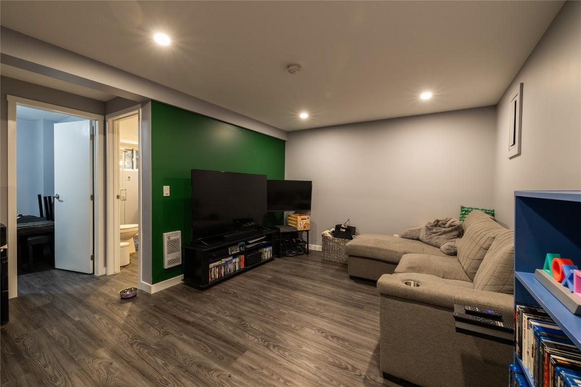 75-1605 Summit Drive, Kamloops, BC - Indoor Photo Showing Other Room