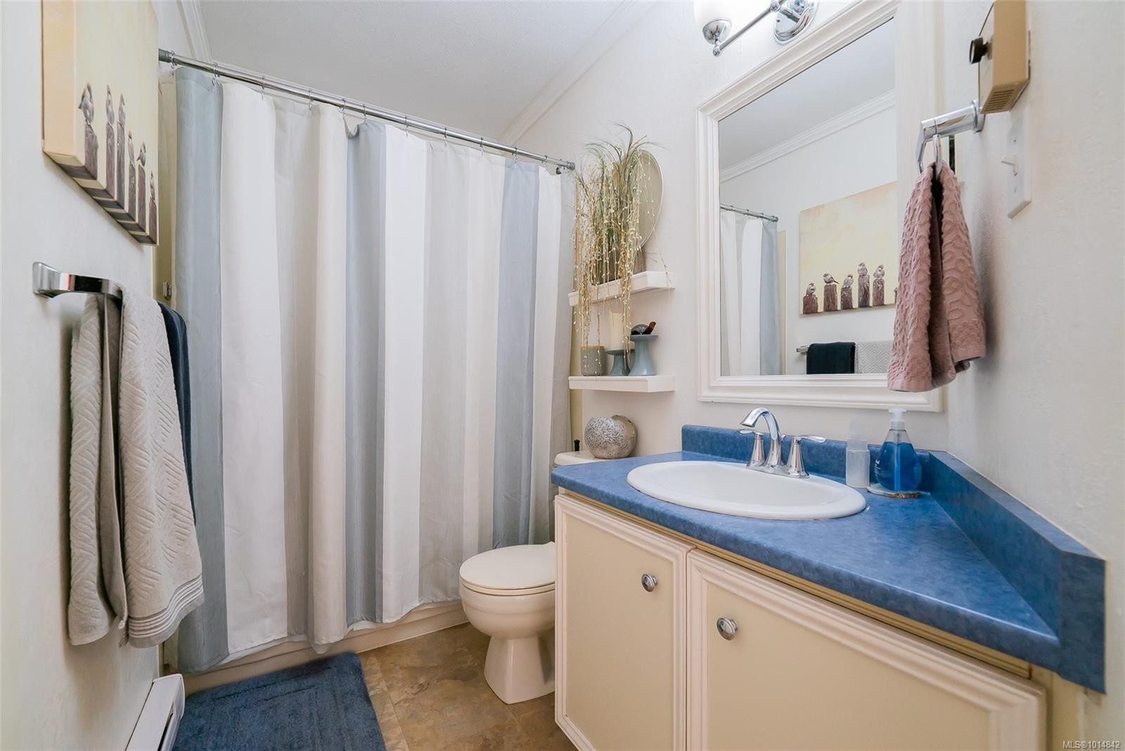 2-3470 Hillside Ave, Nanaimo, BC